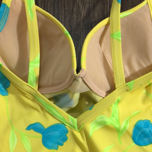 ☀️HOST PICK☀️ Retro Floral Swimsuit - Picture 13 of 16